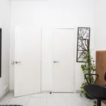 Rent 3 bedroom apartment in Barcelona