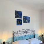 Rent a room of 85 m² in genoa