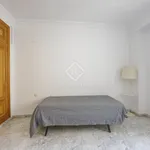 Rent 4 bedroom apartment in Valencia