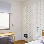 Rent a room of 220 m² in madrid