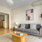 Rent 4 bedroom apartment of 104 m² in Barcelona