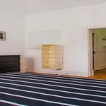 Rent a room of 90 m² in lisbon