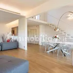 Rent 5 bedroom house of 230 m² in Florence