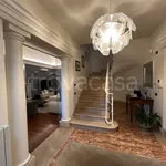 Rent 7 bedroom house of 373 m² in Narni