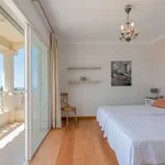 Alquilo 4 dormitorio casa de 265 m² en Elviria