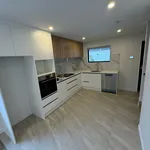 Rent 2 bedroom house of 860 m² in Auckland