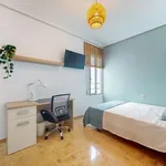 Rent a room of 173 m² in Valencia