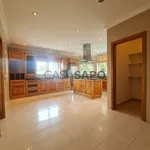 Rent 4 bedroom house of 238 m² in Mafra