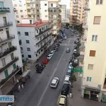 Affitto 5 camera appartamento di 130 m² in Naples