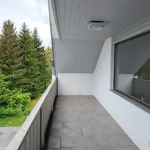 Dachgeschosswohnung mit Balkon und traumhaften Ausblick ins Grüne!