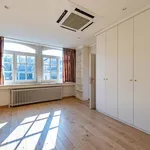 Maison de 640 m² avec 8 chambre(s) en location à Oudergem