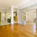 Rent 5 bedroom apartment of 181 m² in Rome