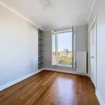 Rent 8 bedroom apartment of 196 m² in Paris