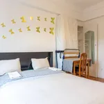 Rent a room of 60 m² in lisbon