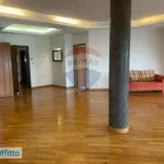 Affitto 6 camera appartamento di 170 m² in Rome