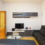 Rent a room of 120 m² in madrid