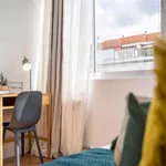 Rent a room of 391 m² in Madrid