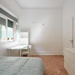 Rent 16 bedroom apartment in Lisbon