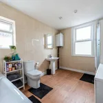 Rent 3 bedroom apartment in South East England