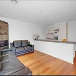 Rent 3 bedroom house in Caroline Springs