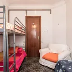 Rent 4 bedroom apartment in Barcelona