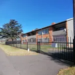 Rent 2 bedroom apartment in Roodepoort