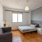 Rent 3 bedroom apartment in Valencia