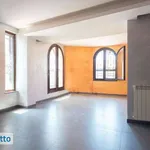 Affitto 5 camera appartamento di 250 m² in Naples