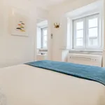 Rent 2 bedroom apartment of 65 m² in Lisbon