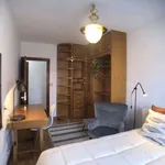 Rent a room of 100 m² in madrid