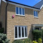 Rent 3 bedroom flat in South West England