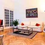 Rent 1 bedroom apartment of 70 m² in Bordeaux