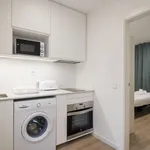 Rent 1 bedroom apartment of 30 m² in Barcelona