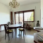 Rent 7 bedroom house of 250 m² in Roma