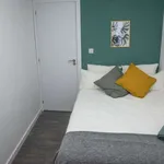 Rent a room of 120 m² in madrid