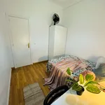 Rent a room of 180 m² in Madrid