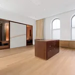 Rent 3 bedroom apartment of 405 m² in New York