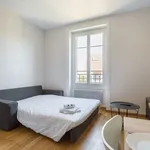 Rent 1 bedroom apartment of 215 m² in Lyon