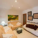 Rent a room of 140 m² in valencia