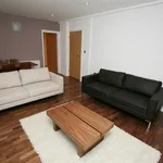 Rent 3 bedroom flat in  London