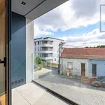 Rent 1 bedroom apartment of 57 m² in Porto