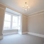 Flat to rent in High Street, Guildford GU1