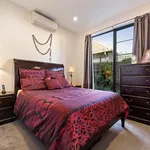 Rent 2 bedroom apartment in Melbourne