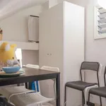 Rent a room of 80 m² in madrid