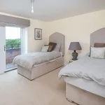 Rent 2 bedroom flat in Stratford-on-Avon