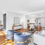 Rent 3 bedroom apartment of 176 m² in Manhattan