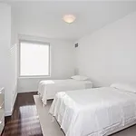 Rent 3 bedroom apartment in New York