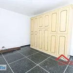 Affitto 4 camera appartamento di 98 m² in Genoa