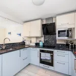 Rent 3 bedroom flat in South East England