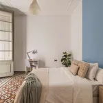 Rent a room of 95 m² in barcelona